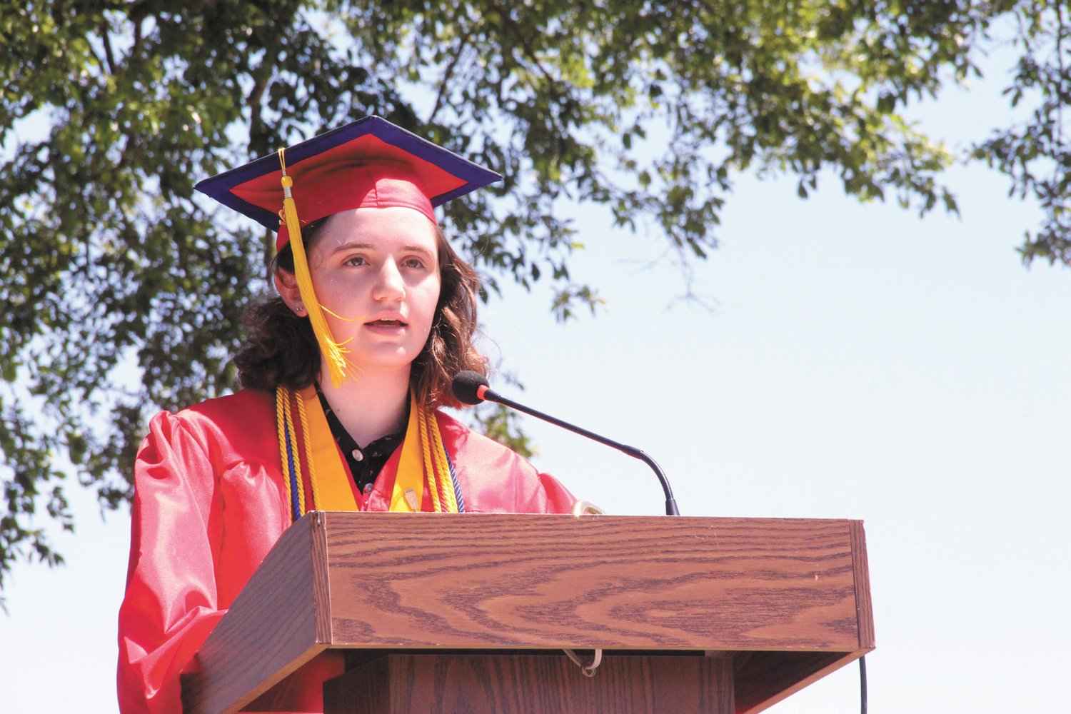 SHORT AND TO THE POINT: Toll Gate Valedictorian Sydney Randall addresses her classmates.